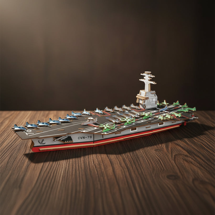 Puzzle 3D du Bateau USS CVN-78 en bois, assemblé.