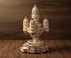 Puzzle 3D de ville flottante avec tours blanches et ponts.