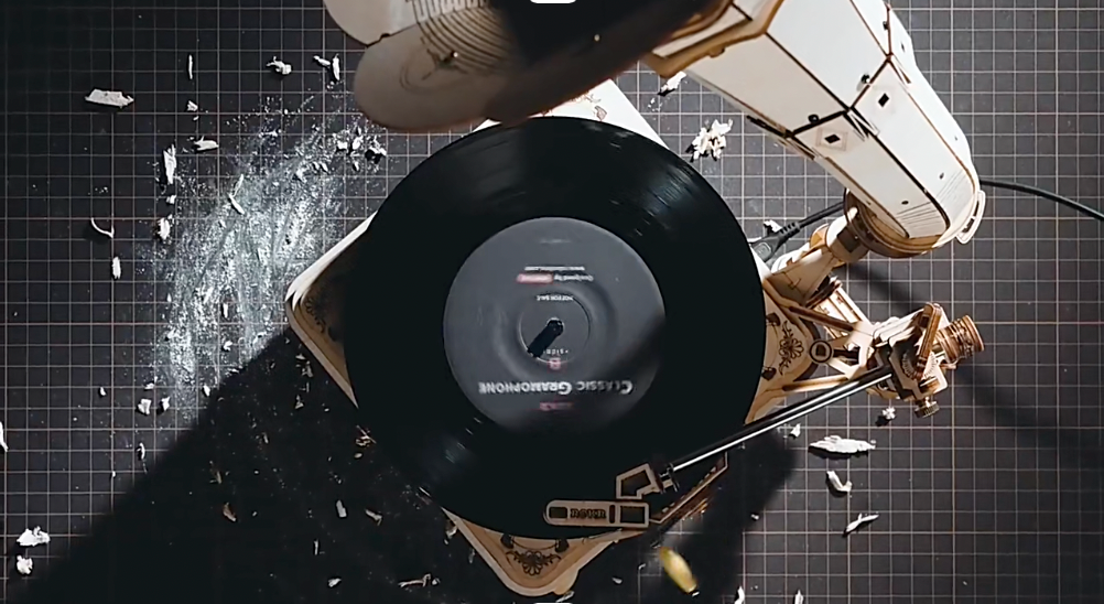 Vidéo de présentation du Puzzle 3D Gramophone Vinyle en Bois