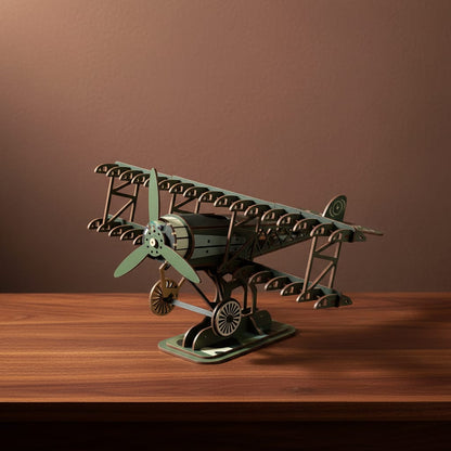 Puzzle 3D du Fokker Dr.I Vert en Bois, vue studio sur surface en noyer