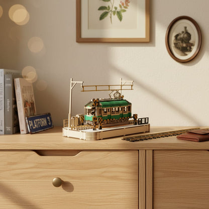 Puzzle 3D du Tramway en Bois, posé sur une commode dans un intérieur design