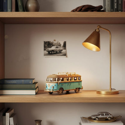 Puzzle 3D du Van Bleu, posé sur une commode dans un intérieur design